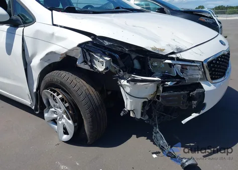 2017 Kia Forte Lx из США, поврежденный, VIN 3KPFL4A76HE144854